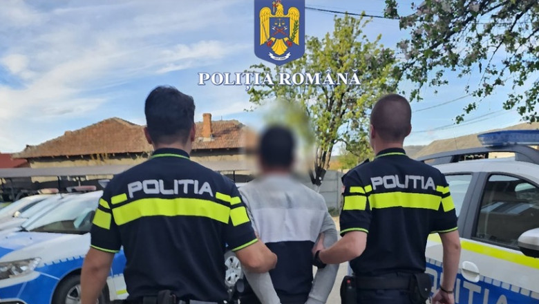 A folosit spray lacrimogen pentru a scapa de politisti