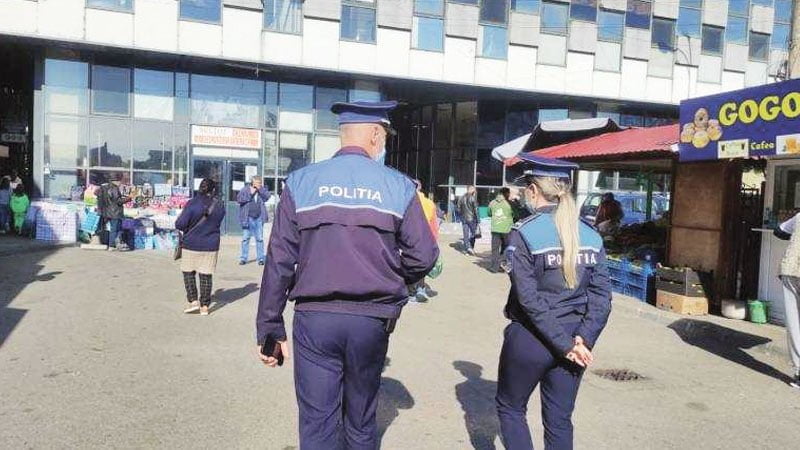 A lovit o comercianta in Piata Ceair