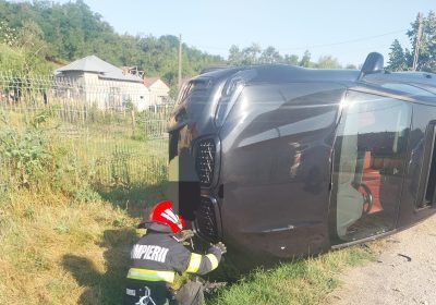 BMW rasturnat in sant la Calinesti
