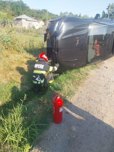 BMW rasturnat in sant la Calinesti