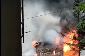 Incendiu la Biserica Mavrodolu din Pitesti