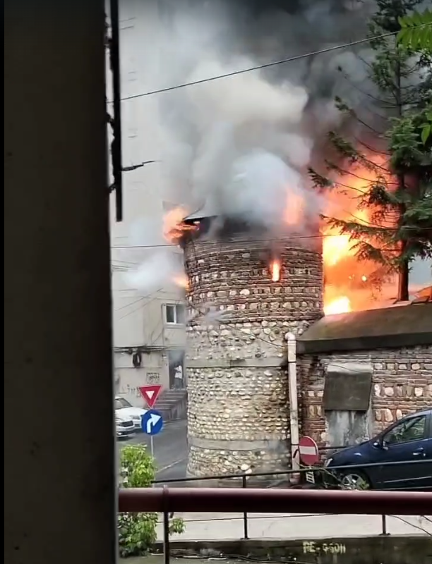 Incendiu la Biserica Mavrodolu din Pitesti