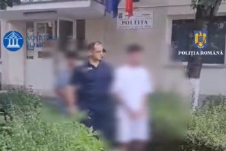 Pustanii au parasit clubul si au lovit doi barbati