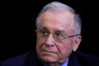 Cetatenii pot aduce un ultim omagiu lui Ion Iliescu