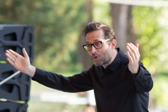 Hollywood in Pitesti la Teatrul de Vara