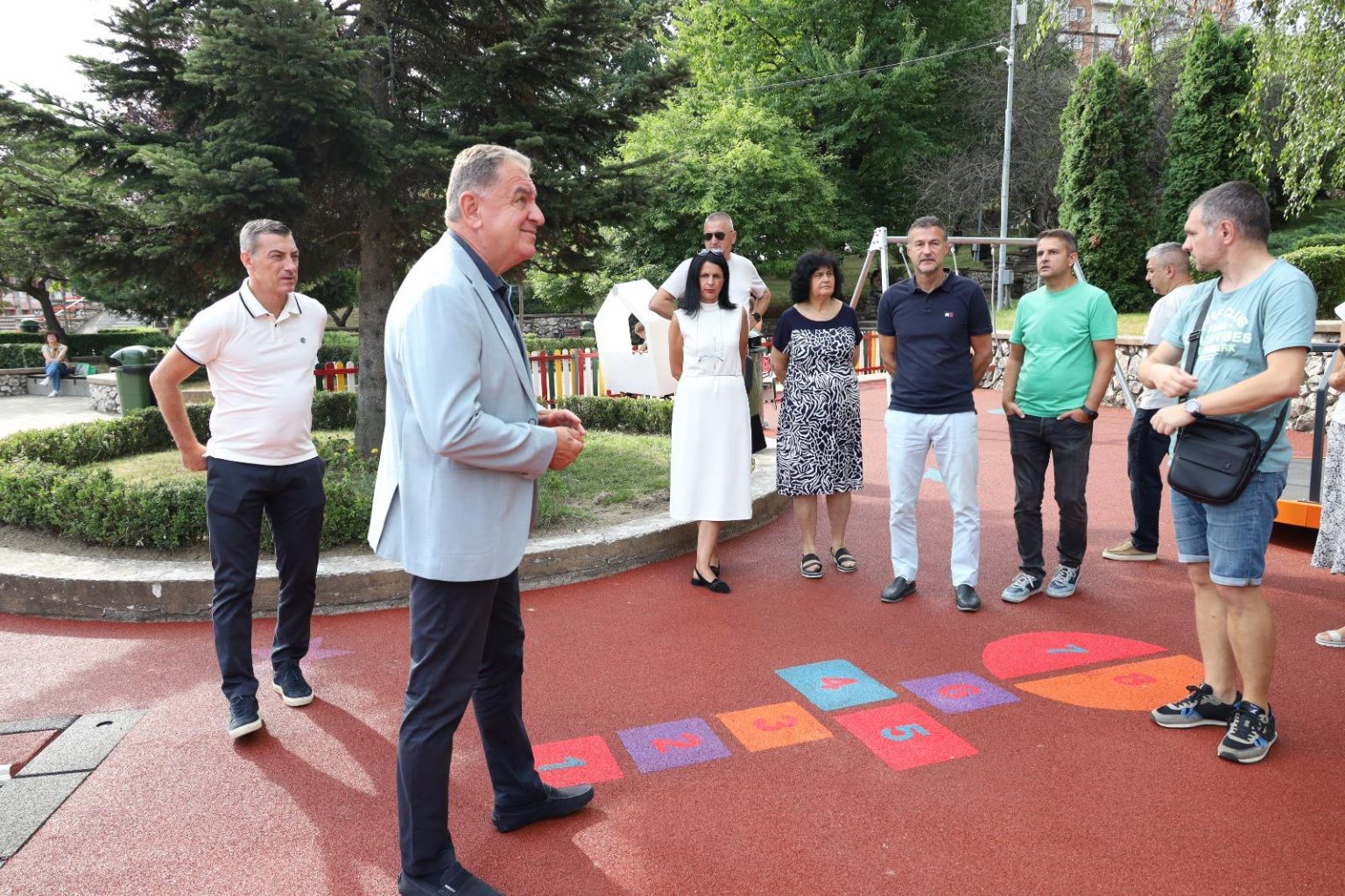 Inca doua locuri de joaca modernizate la Pitesti