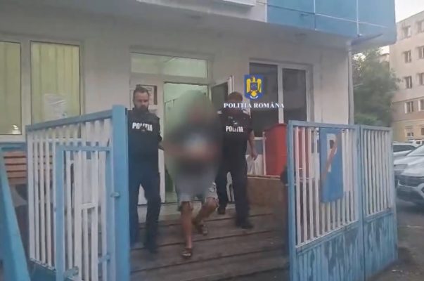 Si a Batut Concubina In Masina