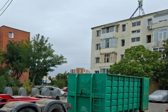A inceput colectarea deseurilor voluminoase si DEEE in Pitesti