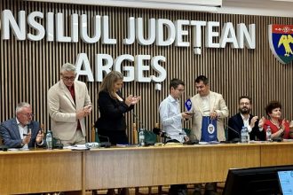 Emanuel Mazare Elevul De Aur Din Arges Premiat