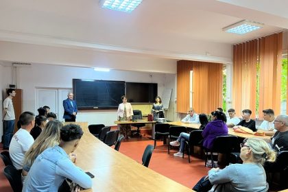 Ucenic Electrician Peste 300 Elevi Se Pregatesc pentru O Cariera in Energie