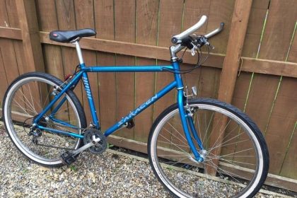A furat bicicleta de la poarta