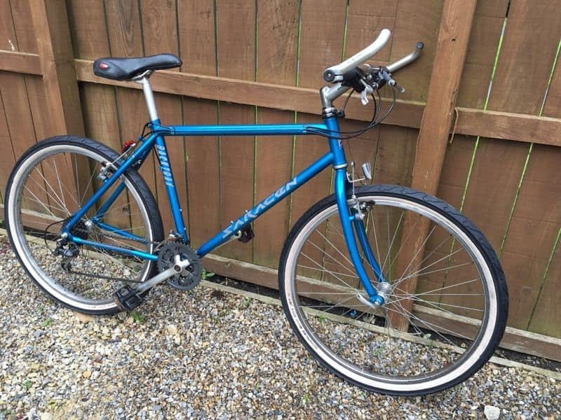 A furat bicicleta de la poarta