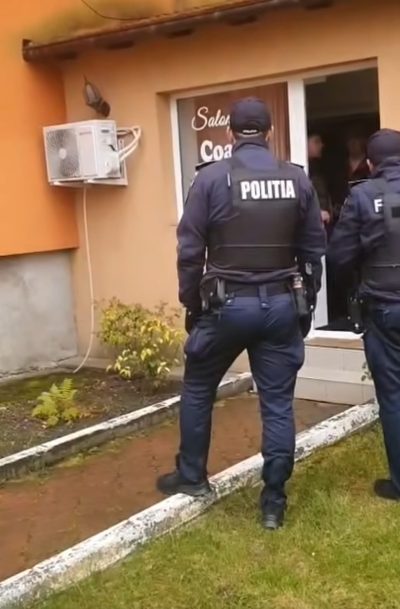 Tanar drogat si a amenintat mama cu un cutit