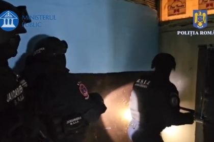 Operatiunea Jupiter Perchezitii la un liceu si o fabrica
