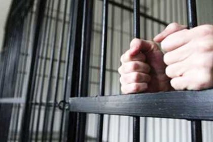 Barbat din Mioveni incarcerat dupa ce a fost condamnat pentru conducere fara permis