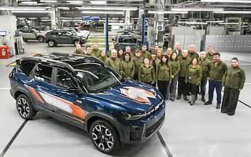 Dacia Bigster cu numarul 100000 fabricata la Mioveni