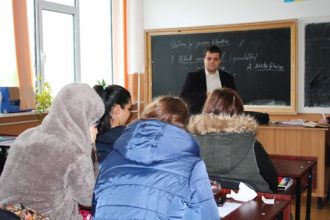 Scoli din Arges Trecute Temporar in Online Din Cauza Vremii Rece