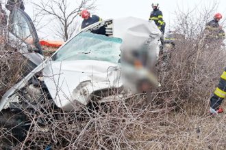 Sofer tanar decedat dupa un accident intre un autoturism si un autocamion
