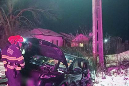 accident rutier in buzoesti doua masini implicate o femeie dusa la spital