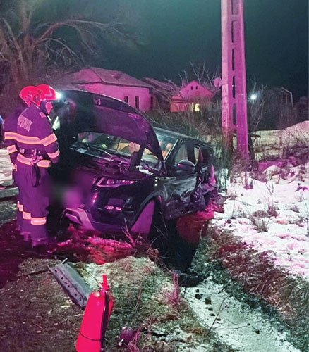 accident rutier in buzoesti doua masini implicate o femeie dusa la spital