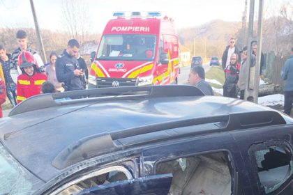 Doua persoane ranite una prinsa intre fiare