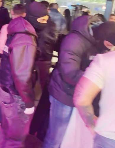 Petrecere intrerupta de mascati in Campulung Muscel