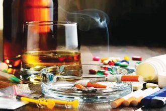 Sofer surprins sub influenta alcoolului si a drogurilor in timp ce conducea