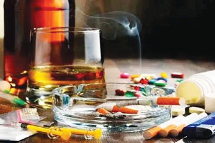 Sofer surprins sub influenta alcoolului si a drogurilor in timp ce conducea