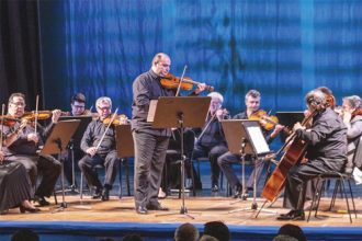 Violonistul Sebastian Tegzesiul la Filarmonica din Pitesti