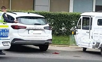 Accident in parcarea unui centru comercial din Pitesti
