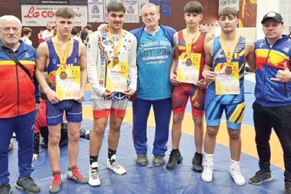 Medalii pentru sportivii de la CSM Pitesti