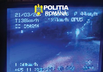 Sofer prins conducand cu 138 km h in localitate