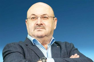 Ion Minzina o acuza pe Elena Lasconi de risipa Zeci de miliarde pentru panselute