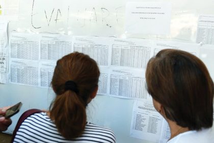 Nota de 10 la Romana 14 la Matematica si Nu mai Doi Elevi cu Media 10