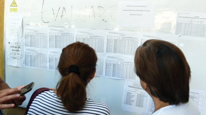 Nota de 10 la Romana 14 la Matematica si Nu mai Doi Elevi cu Media 10