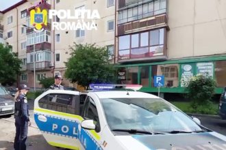 Barbat Monitorizat Electronic Capturat Langa Casa Fostei Sale Concubine