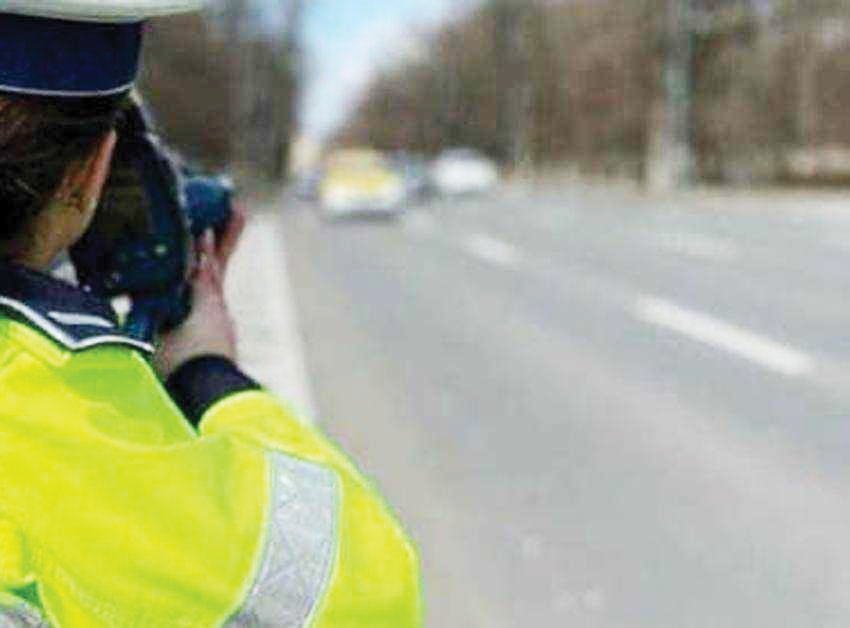 Identificat de policistii rutieri pentru conducere cu viteza
