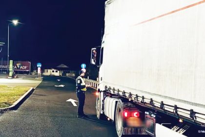 Sofer de TIR prins in Arges ca utilizand cartela tahograf a unei alte persoane