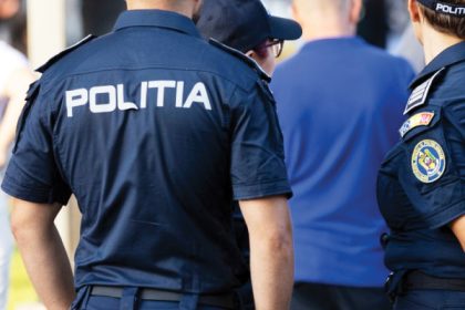 Aproape 400 de produse suspectate a fi contrafacute descoperite de politie