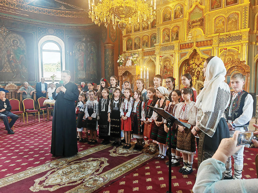 Concert sustinut de copii la Biserica Parohiala Badesti
