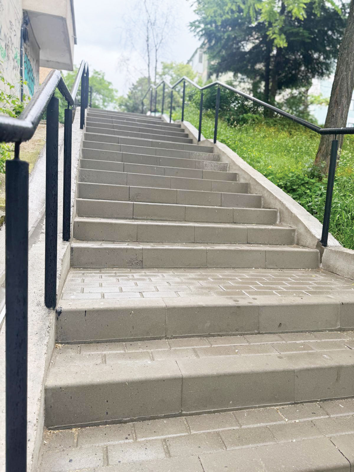 Scarile dintre blocurile din cartierul Nord au fost renovate complet