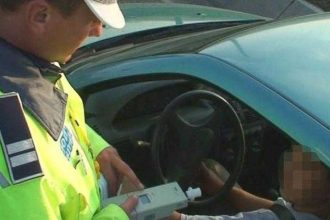 Sofer din Arges prins la volanul unui vehicul de mare tonaj fara permis valabil