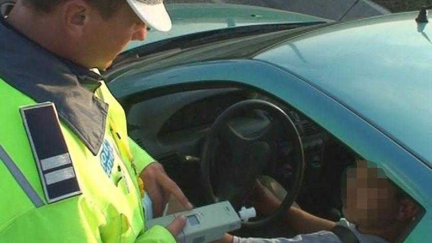 Sofer din Arges prins la volanul unui vehicul de mare tonaj fara permis valabil