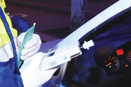 Sofer din Pitesti cercetat penal dupa ce a fost prins baut la volan aproape de miezul noptii
