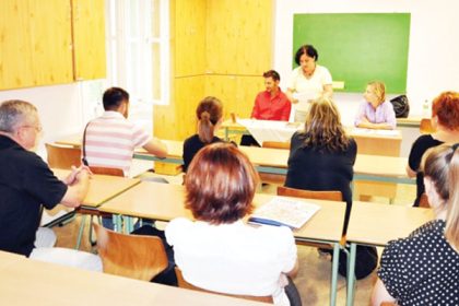 713 de profesori din Arges isi doresc titularizarea