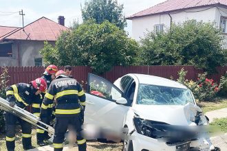 Cercetari privind un accident intre doua autoturisme la Buzoeti