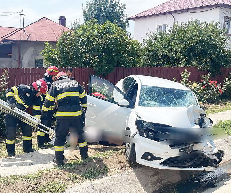 Cercetari privind un accident intre doua autoturisme la Buzoeti