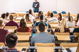 Profesorii sustin examenul de definitivat in Arges