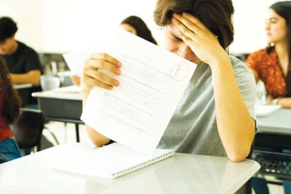 Rata de promovare a crescut la 748 iar 45 de absolventi au obtinut media 10