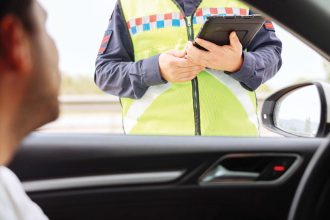 Sofer Oprit Din Trafic Pentru Viteza Peste Limita